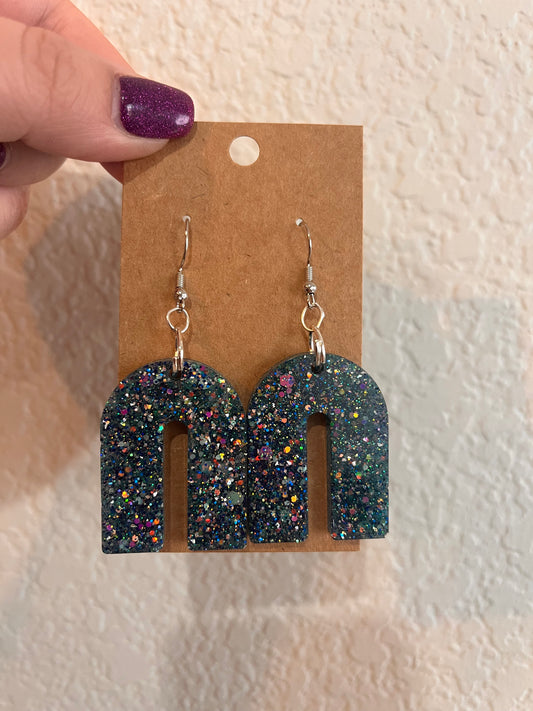 N-shape dangle earrings
