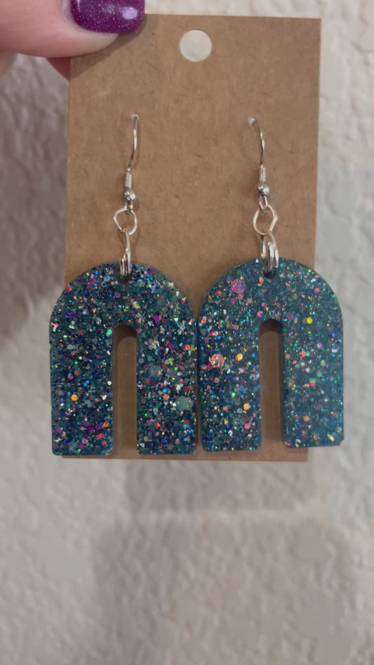 N-shape dangle earrings