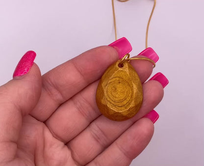 Medium Teardrop Necklace